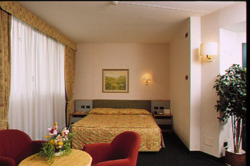 Rege Hotel San Donato Milanese Exterior photo