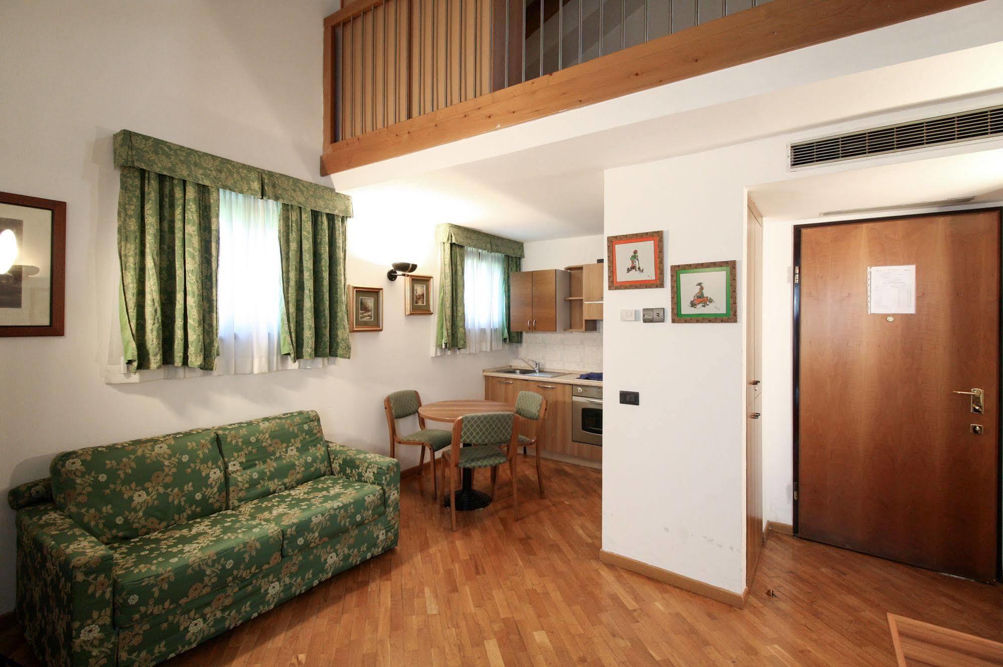 Rege Hotel San Donato Milanese Exterior photo